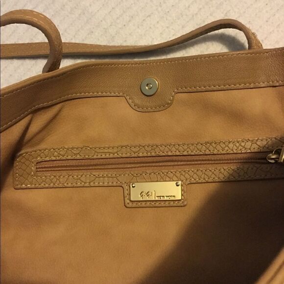 NWT GiGi New York, Sand python pebbled bag 16x10x4 - Picture 6 of 8